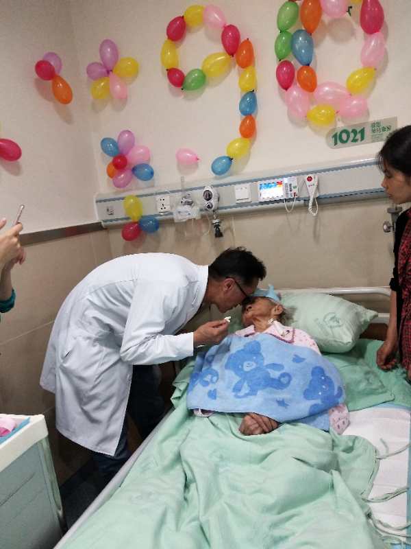 图二:既是儿子又是医生的情怀.jpg 图二:既是儿子又是医生的情怀.jpg